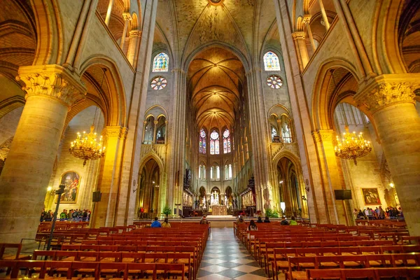 notre dame iç mekan