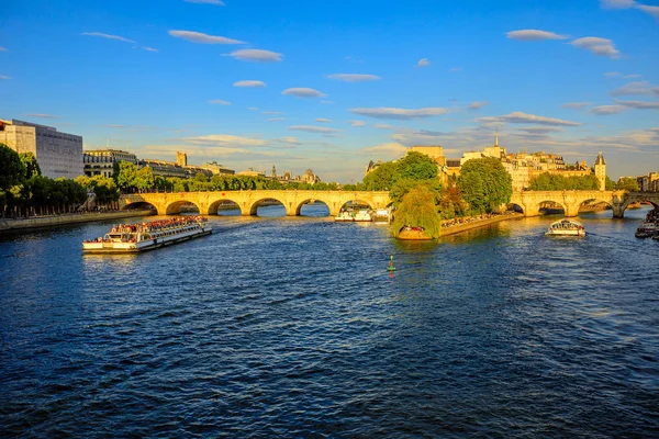 Cruise on Seine river — Stock Photo, Image