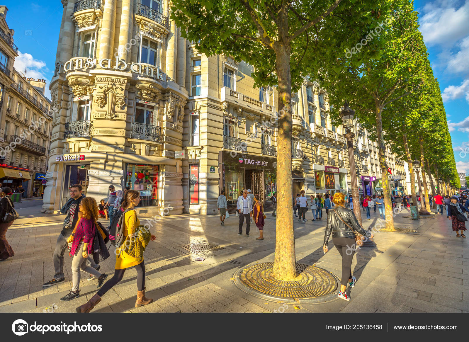 prada champs elysées