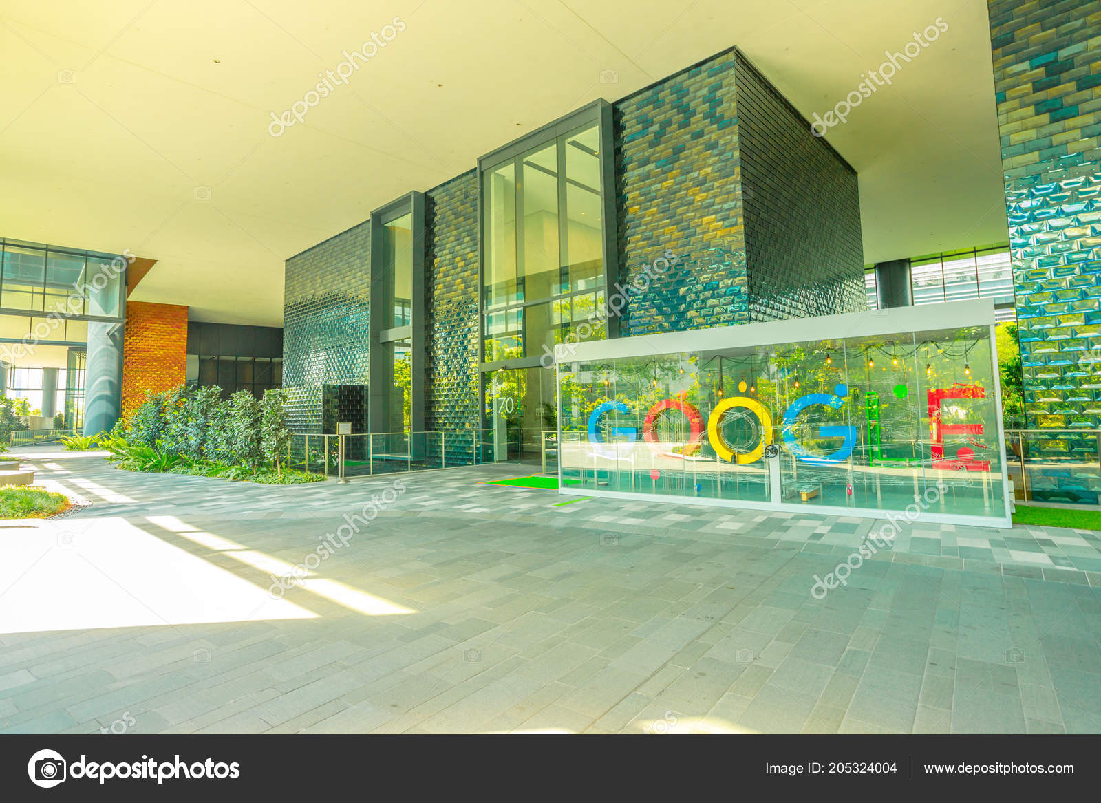 新加坡谷歌总部—— 库存社论照片© bennymarty #205324004