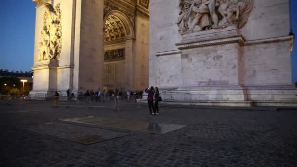 Arc de Triomphe toeristen — Stockvideo