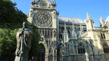 Notre Dame yan görünüm