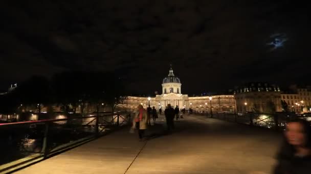 Ночь у моста Искусств — стоковое видео