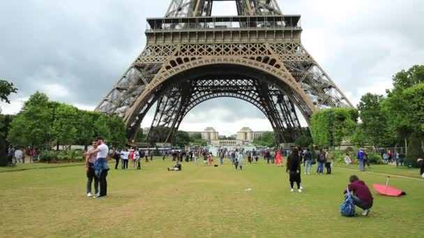 Tour Eiffel turystyka — Wideo stockowe