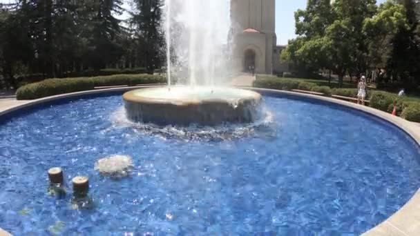 Обсерватория Гувера и фонтан — стоковое видео