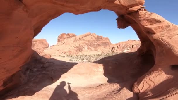 Arch Rock Valley of Fire — Stock Video