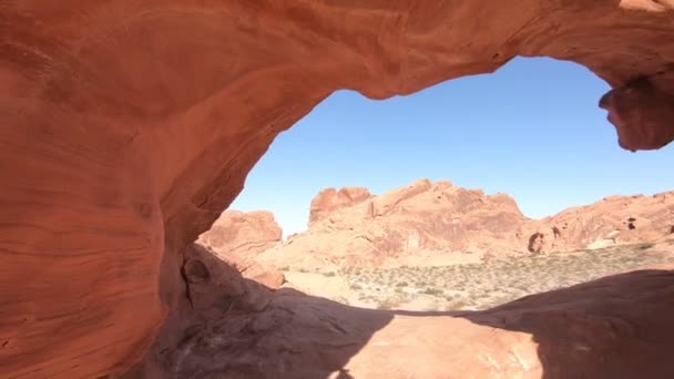 Valley of Fire Arch Rock — Stockvideo