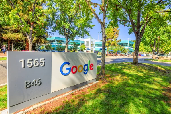 Google campus Vista montanha — Fotografia de Stock