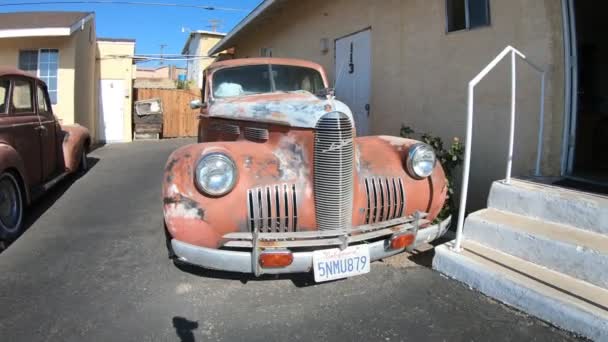 Vintage αυτοκίνητο Barstow — Αρχείο Βίντεο