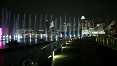 Singapur Spectra çeşmeler İskelesi üzerinden