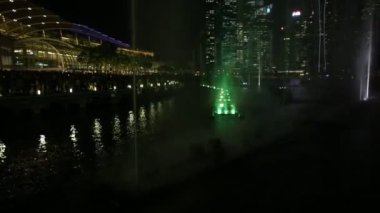 Çeşmeler Singapur dans