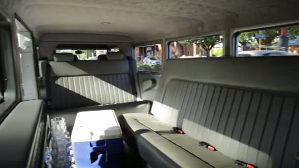吉尔福德 天鹅谷 西澳大利亚 2017年12月 内部豪华轿车福特车型 用于婚礼服务 上世纪 年代的豪华豪华豪华轿车 2名乘客 在美国制造 — 图库视频影像