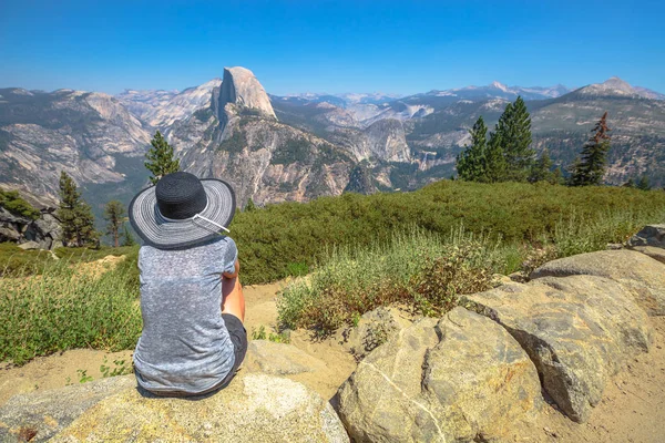 Ser panorama på Glacier Point - Stock-foto