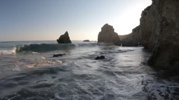 Пляж Малібу хвилі — стокове відео