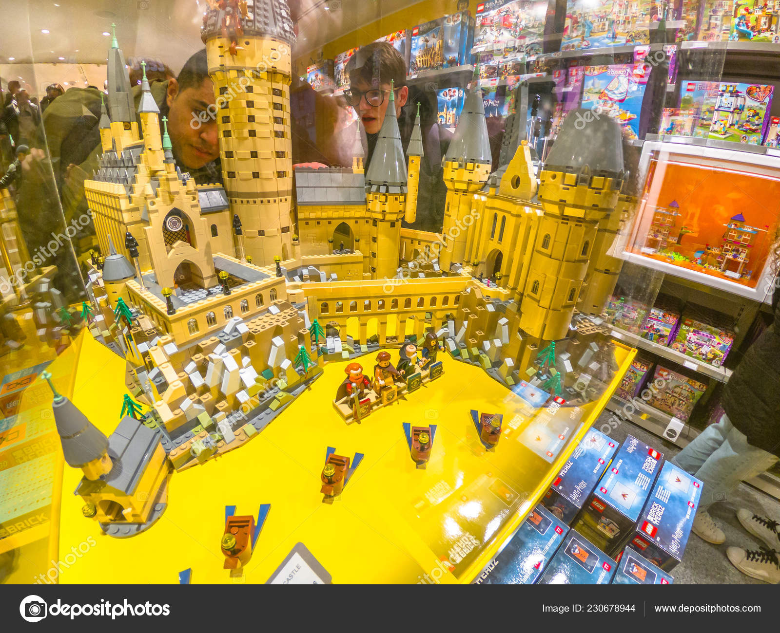 Images Harry Potter Hogwarts Castle Lego Store Harry Potter Hogwarts Castle Stock Editorial Photo C Bennymarty Images Harry Potter Hogwarts Castle Lego Store Harry Potter Hogwarts Castle Stock Editorial Photo C Bennymarty