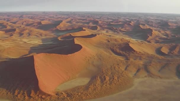 Sossusvlei desert flight — Stock Video