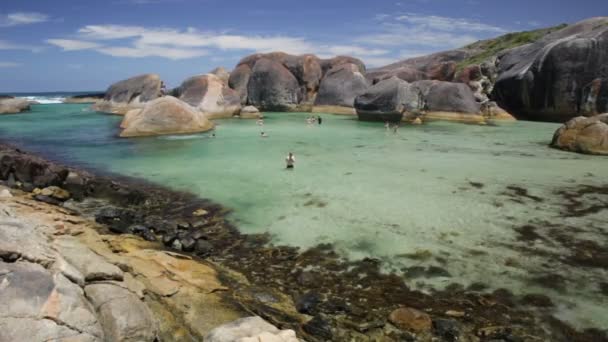 Rocas elefantes en William Bay — Vídeos de Stock