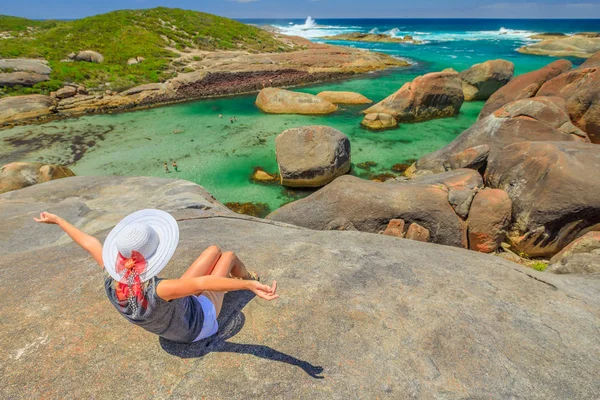 Mulher em William Bay NP — Fotografia de Stock