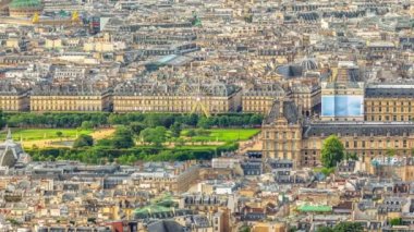 Louvre Müzesi hava manzarası