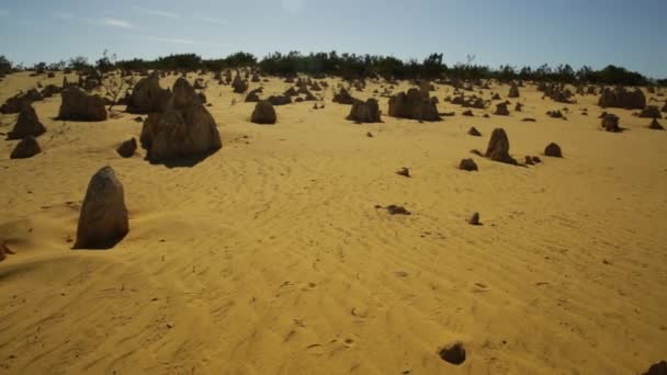 Azul crepúsculo pináculo desierto POV — Vídeo de stock