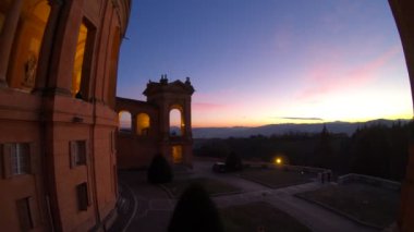 San Luca Bologna gece
