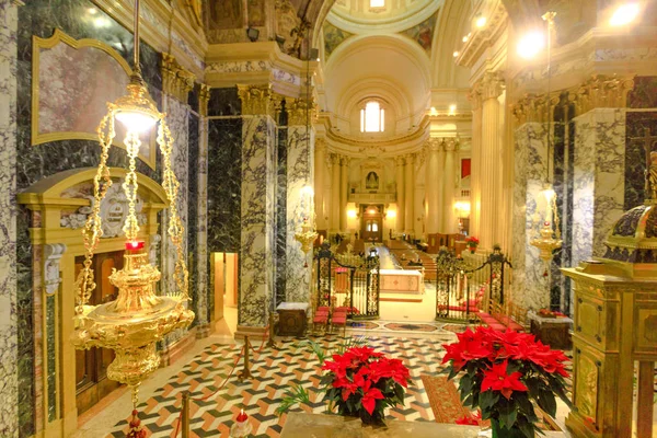 San Luca kilisenin sunak