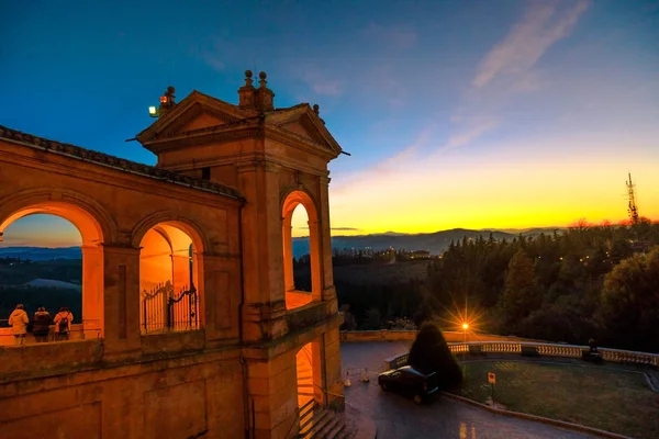 San Luca Bologna tusmørke - Stock-foto