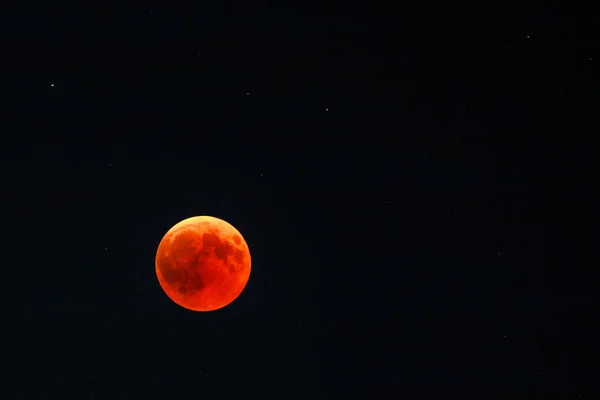 Röd måne bakgrund — Stockfoto