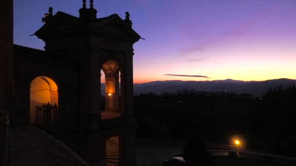Panorama van San Luca avond — Stockvideo