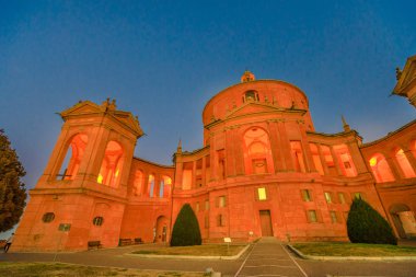 San Luca Bologna gece