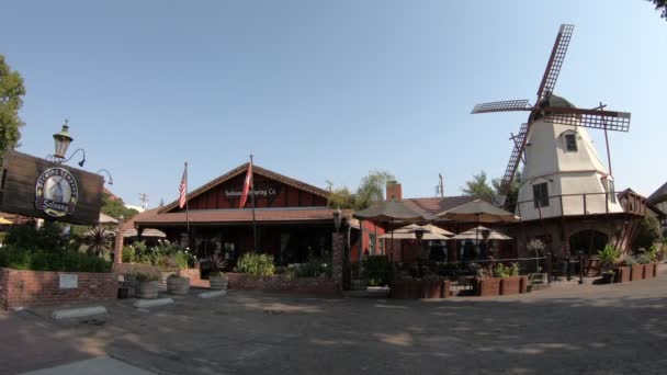 Vecchio mulino a vento a Solvang — Video Stock