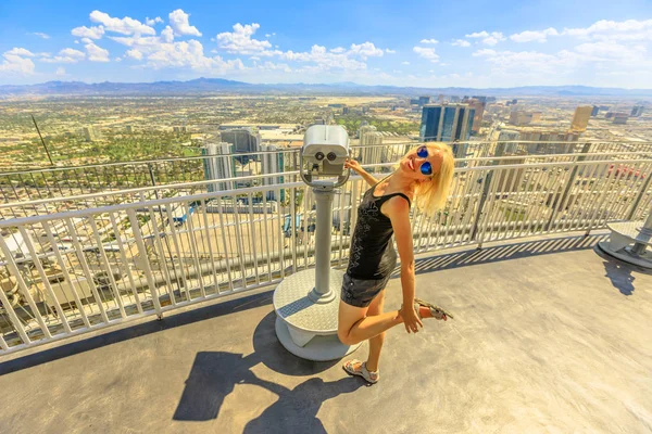 Toeristische op Las Vegas top uitzicht — Stockfoto