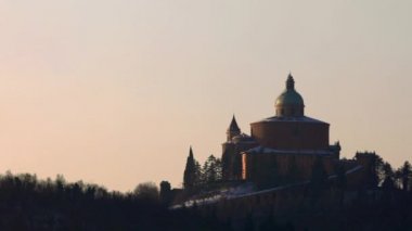 San Luca Dawn'la birlikte kar