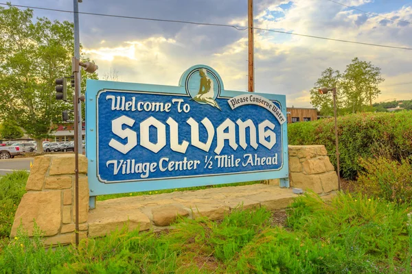 Signo de bienvenida a Solvang — Foto de Stock