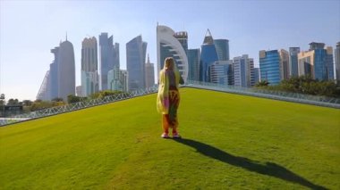 Doha manzarası turist atlama