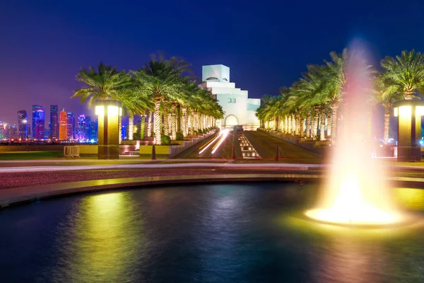 Fonte de Doha à noite — Fotografia de Stock