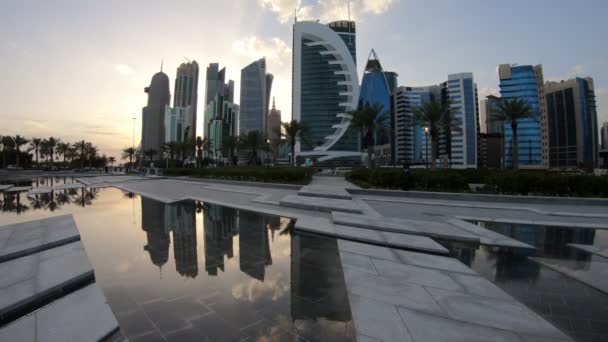 Doha West Bay reflexión — Vídeo de stock