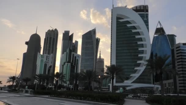 Doha West Bay alacakaranlık — Stok video