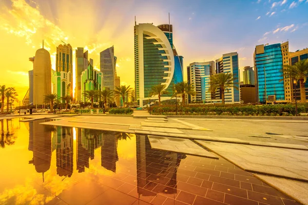 Doha West Bay puesta de sol — Foto de Stock