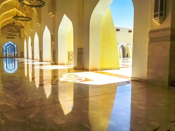 Arcs de la mosquée nationale du Qatar — Photo