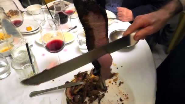 Carne cortada em bife brasileiro — Vídeo de Stock