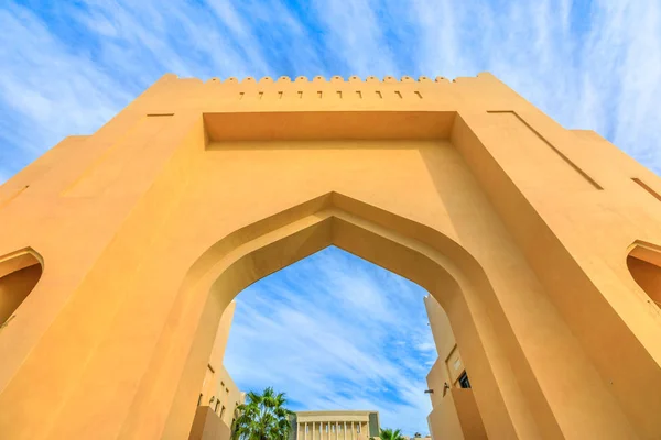Entrada a la puerta en Katara Village — Foto de Stock