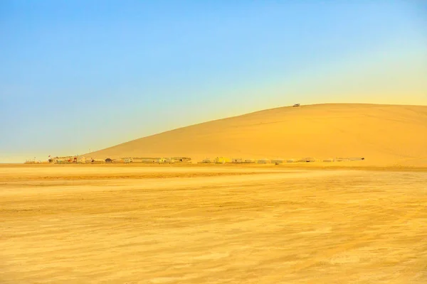 Пейзаж пустынных дюн — стоковое фото