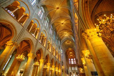 Notre Dame sütunuName