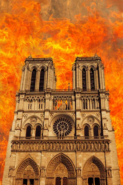 Iglesia de Notre Dame de París en llamas —  Fotos de Stock