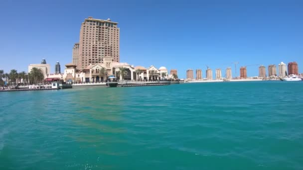 Doha west bay meerblick — Stockvideo