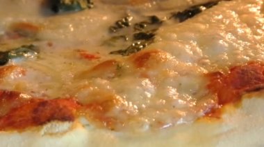 Yuvarlak Pizza pişirme