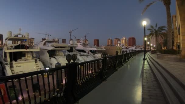 Порто-Аравію в Доха ніч — стокове відео
