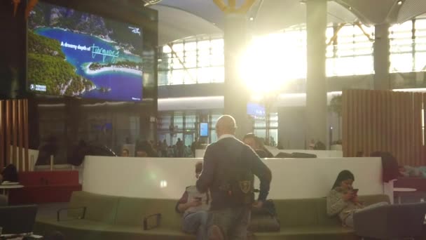 Wartezimmer am Flughafen Istanbul entspannt — Stockvideo