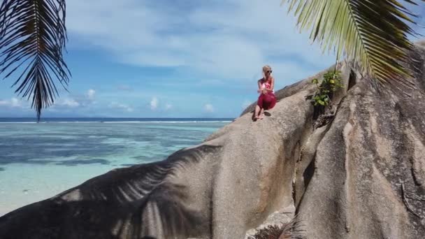 Anse Kaynak dargent La Digue — Stok video